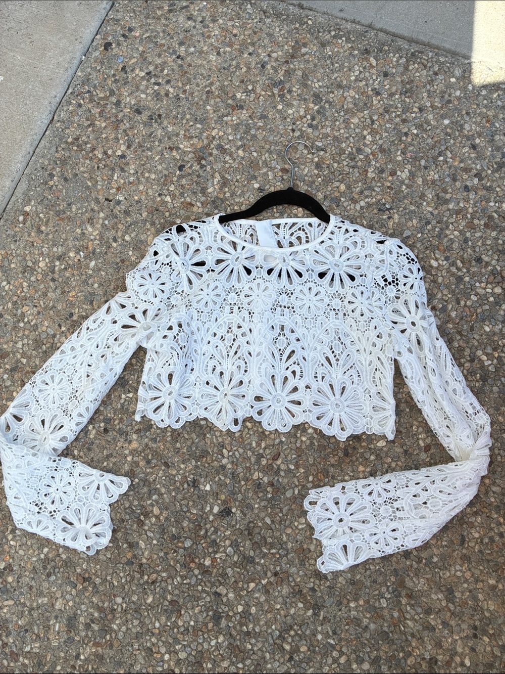 White Floral Crochet Long-Sleeve Crop Top / S